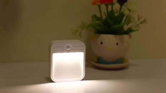 子供部屋用のモーションセンサー付きのコンパクトでクリエイティブな充電式 LED ナイトライト